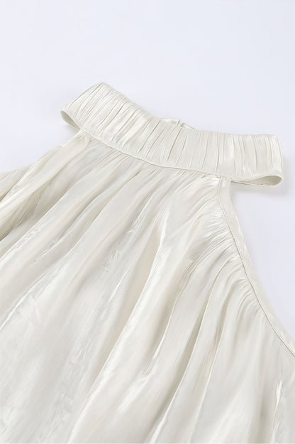 Well Tailored Blouse with a Graceful Silhouette