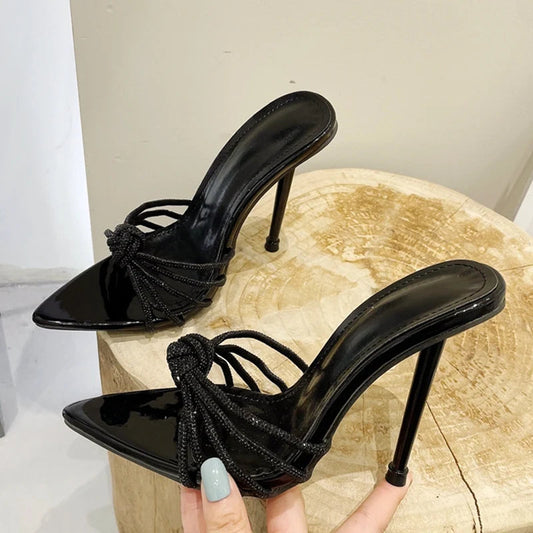 Effortlessly Elegant Heels with a Timeless Design