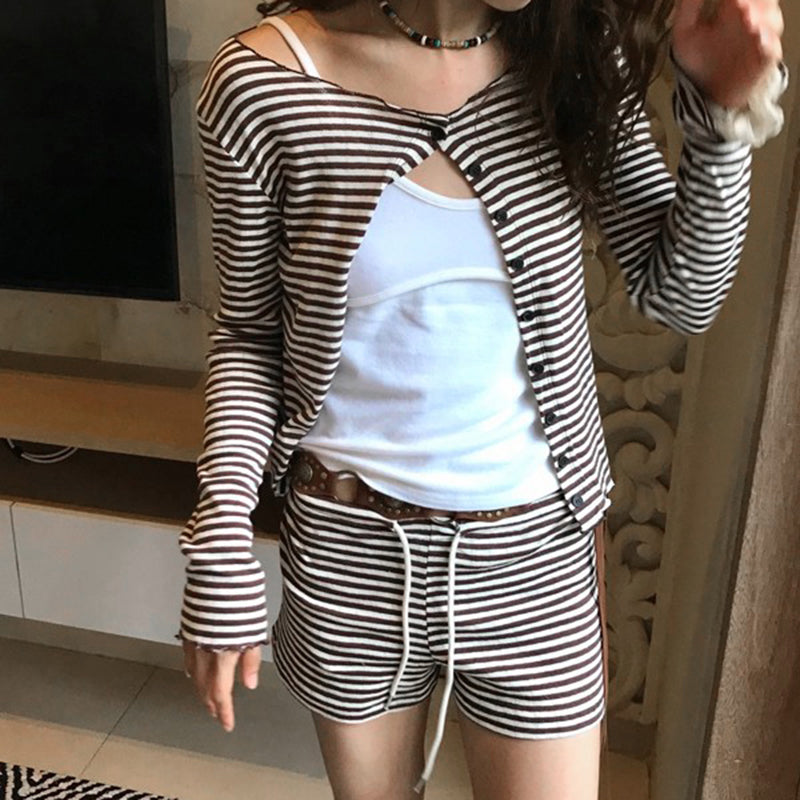 Gracefully Styled Cardigan for Any Occasion
