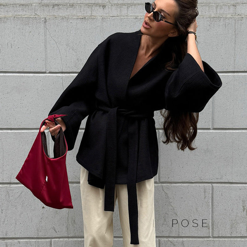 Effortlessly Elegant Jacket with a Timeless Design