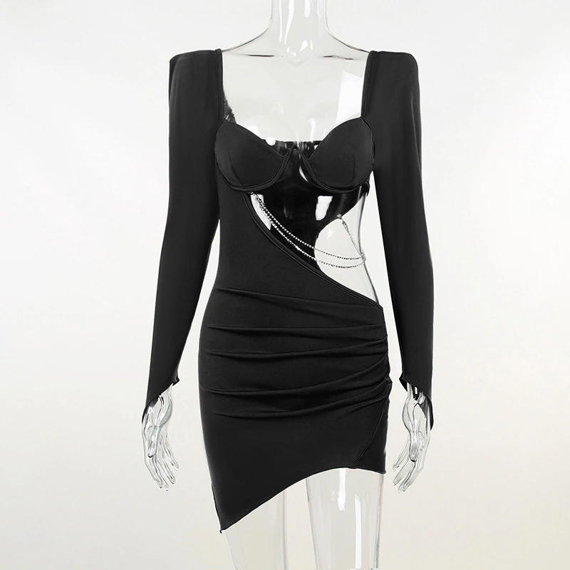 Well Tailored Dress with a Graceful Silhouette