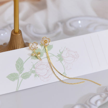[] Rita Flower Drop Earrings