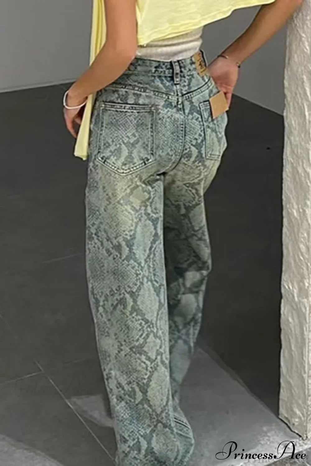 Elegantly Designed Garment