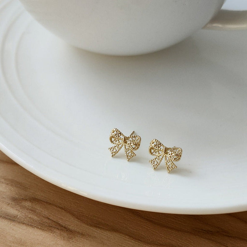 Lovelace Bow Earrings in Gold
