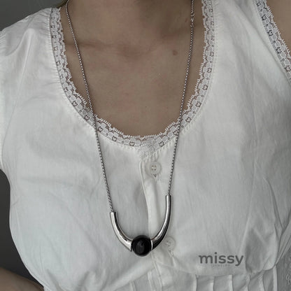 Sullivan Asymmetric Agate Horn Necklace