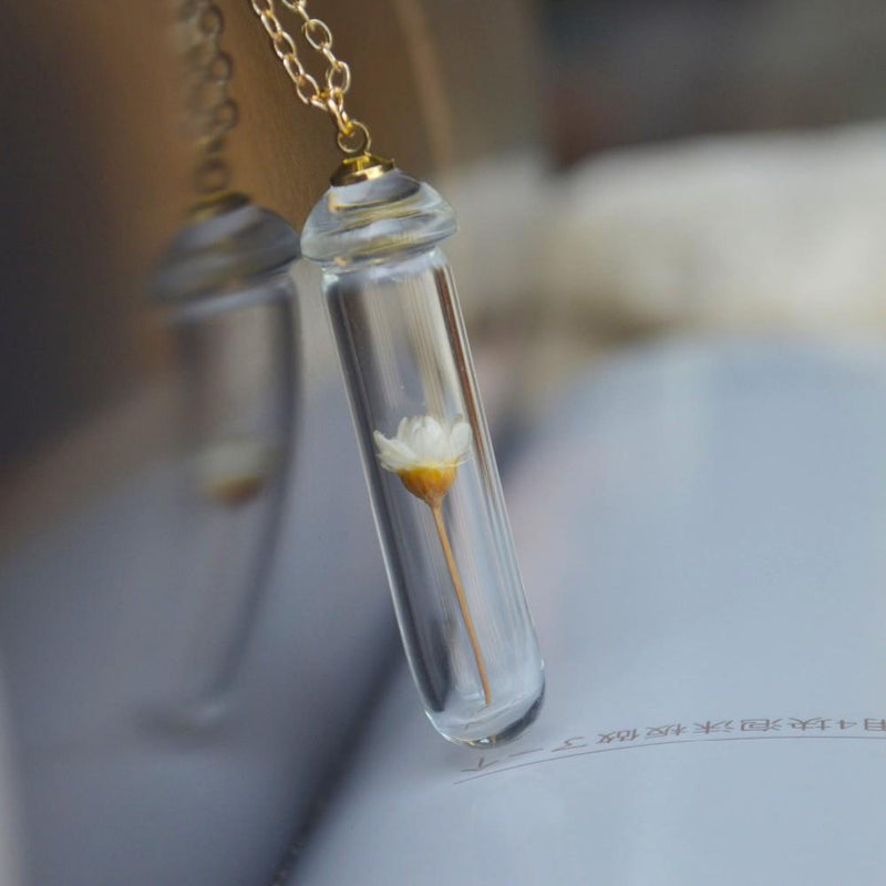 Daisy Flower in Glass Long Necklace