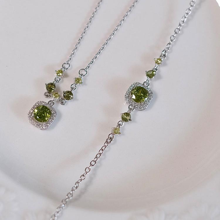 Peridot Baroque Necklace