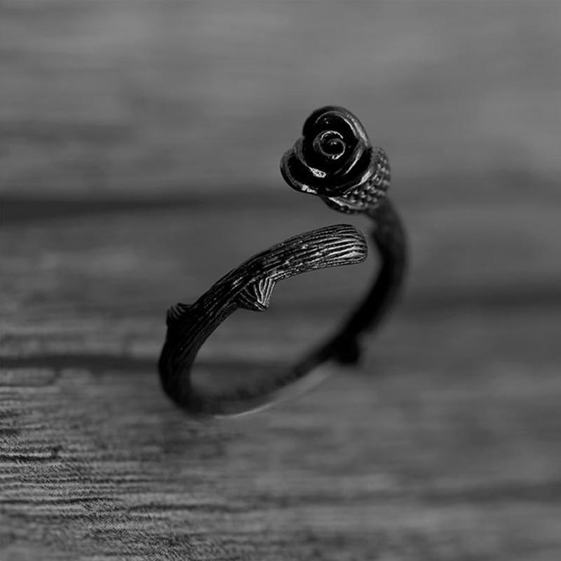 Black Rose Gothic Beauty Ring