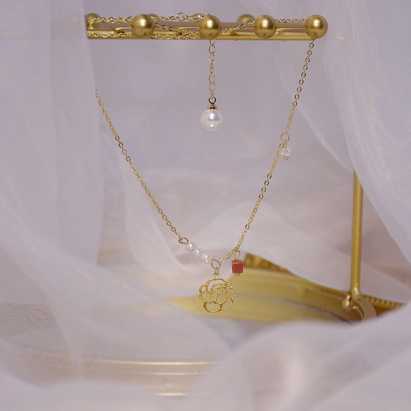 [] Rose Necklace