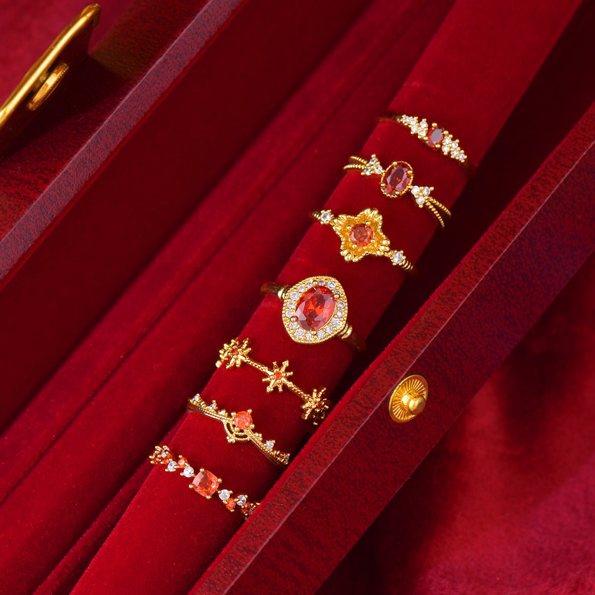 Scarlet Étoile Ring
